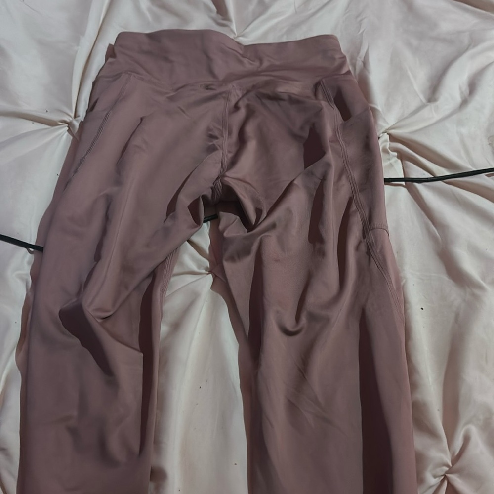 Rose/pink leggings